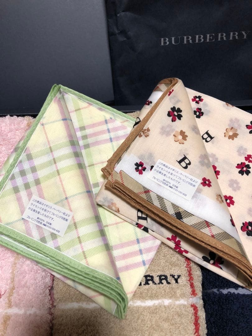 バーバリー　BURBERRY フェイスタオル　ハンカチ　ノバチェック　贈答品