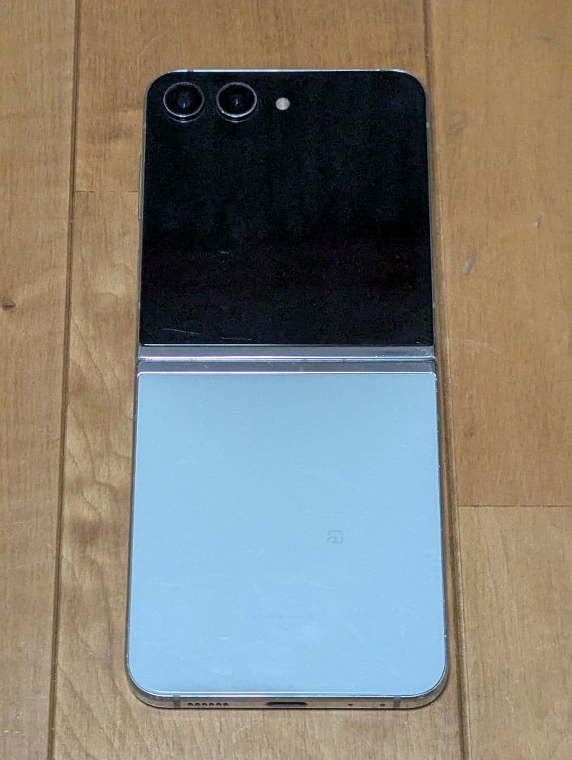 【ジャンク】Samsung Galaxy Z Flip5 ミント