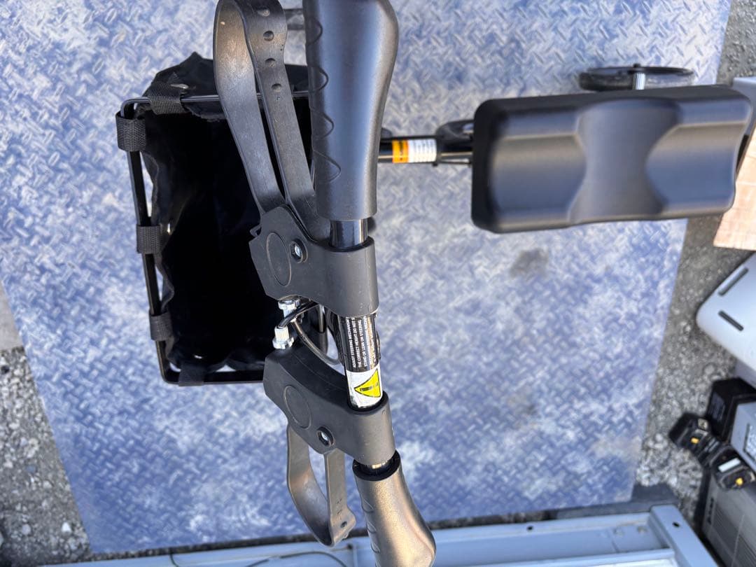 折りたたみ式膝歩行器、デラックスブレーキシステム付き医療用調節可能な膝スクーター