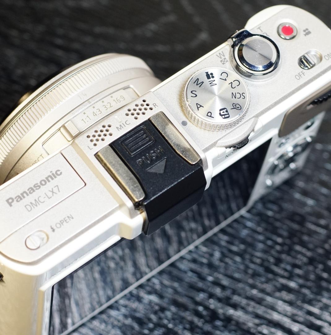 デジタルカメラ Panasonic LUMIX DMC-LX7