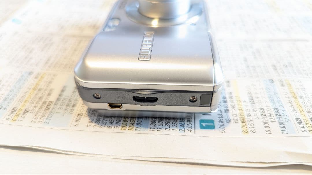 FUJIFILM A100 デジタルカメラ 単三電池 動作品