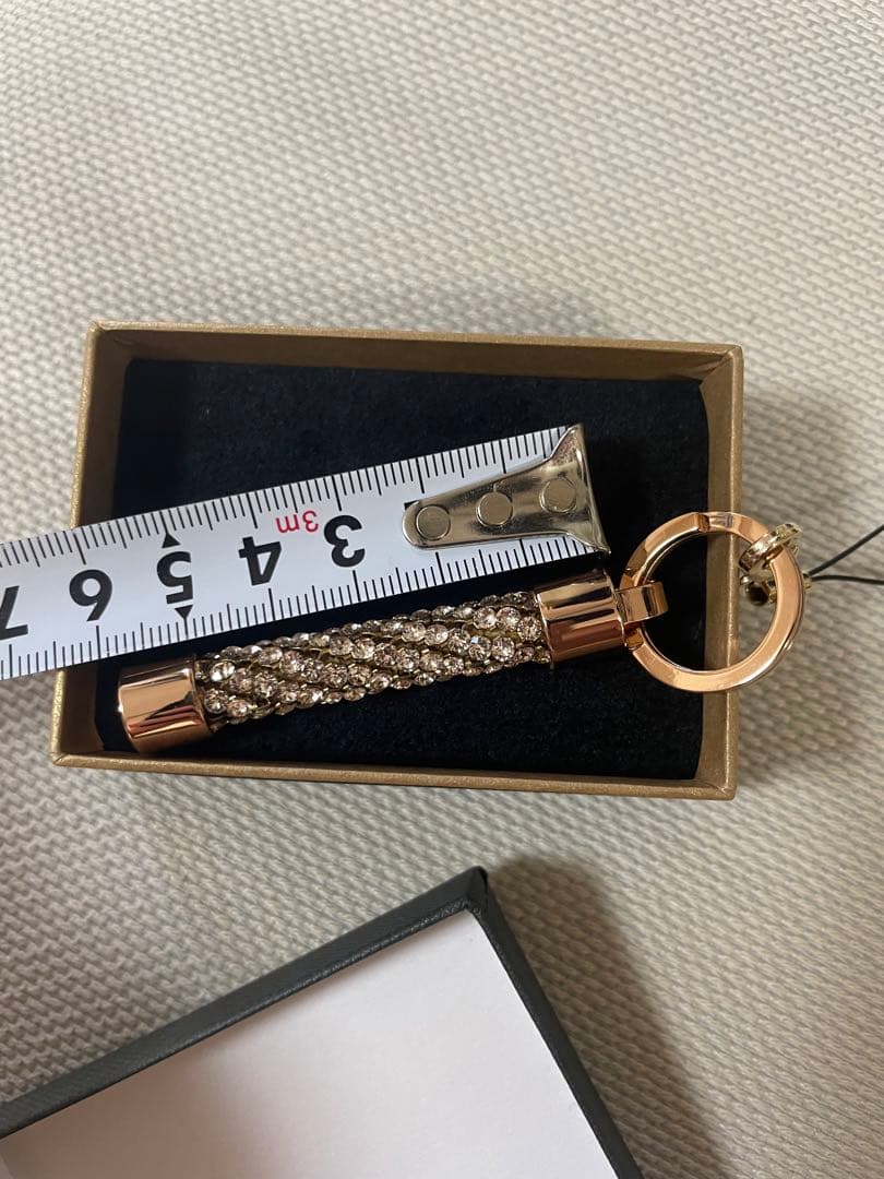 ⭐️新品　ネズカ ゴールド スマホ　ストラップ　アクセサリー