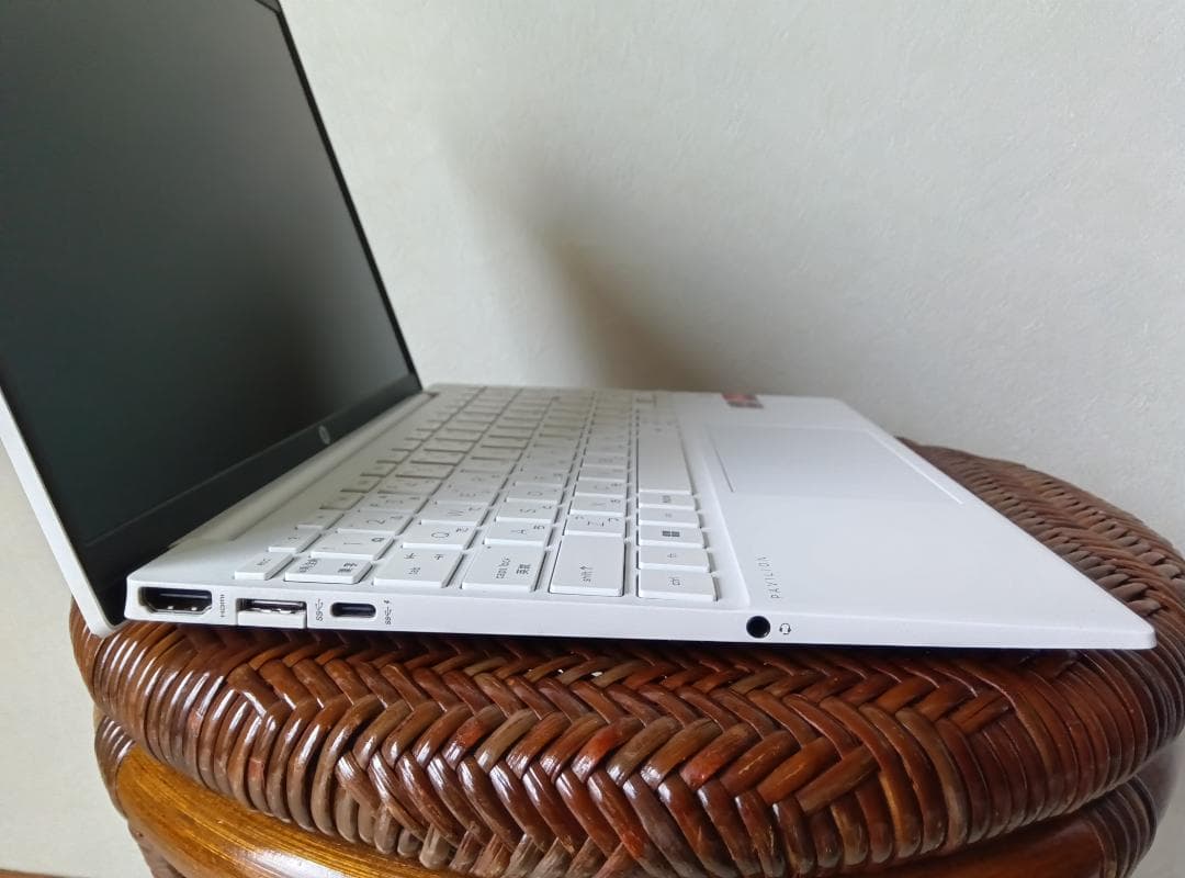 【美品】HP Pavilion Aero Laptop 13-beRyzen7