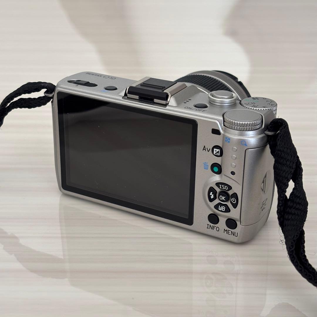 PENTAX Q10 レンズ交換式デジタル一眼カメラ※充電器なし