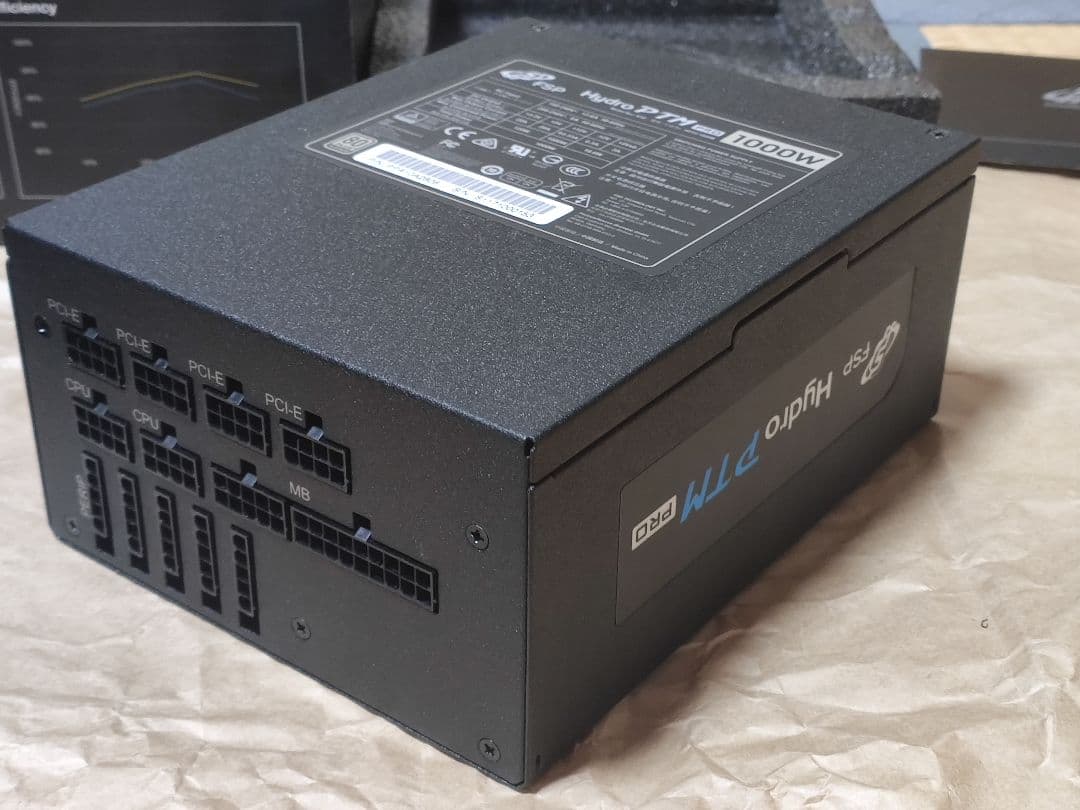 FSP Hydro PTM PRO 1000W Platinum 電源ユニット