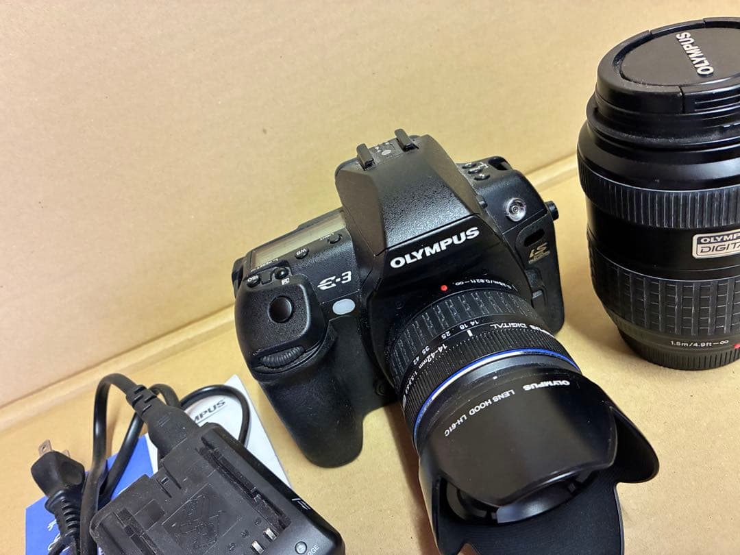 OLYMPUSデジタル一眼レフ　E-3