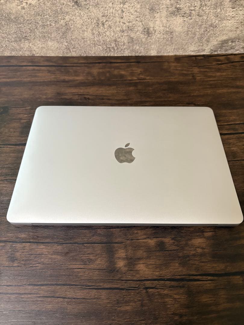 【連休値下げ】MacBook Air 2020 i5/8GB/512GBシルバー