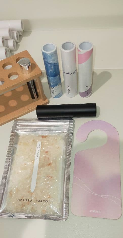 coloria 香水サンプルセット 12本＆アトマイザーケースなど
