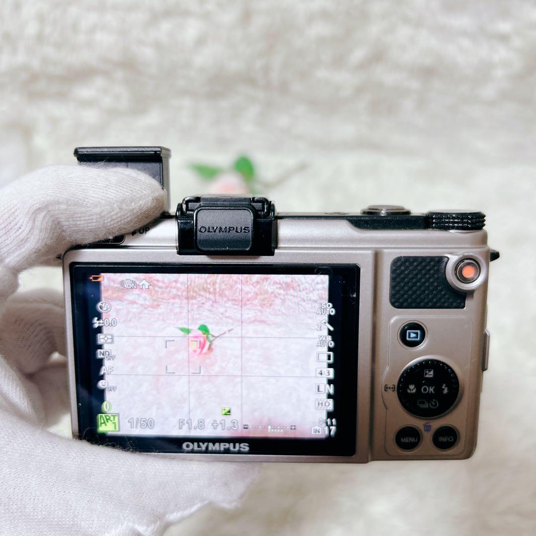 OLYMPUS XZ-1 ホワイト 動作確認済み　デジタル　カメラ