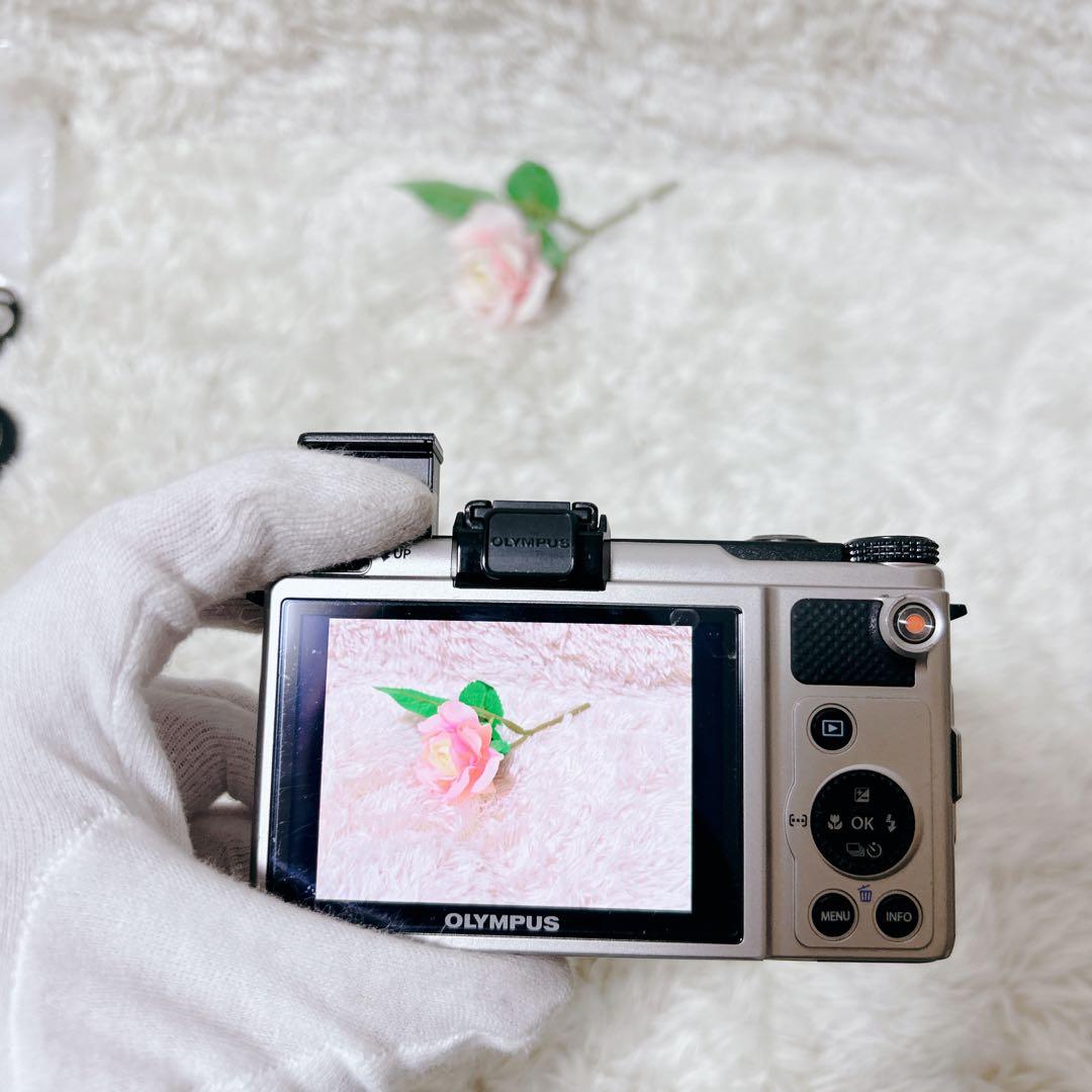 OLYMPUS XZ-1 ホワイト 動作確認済み　デジタル　カメラ