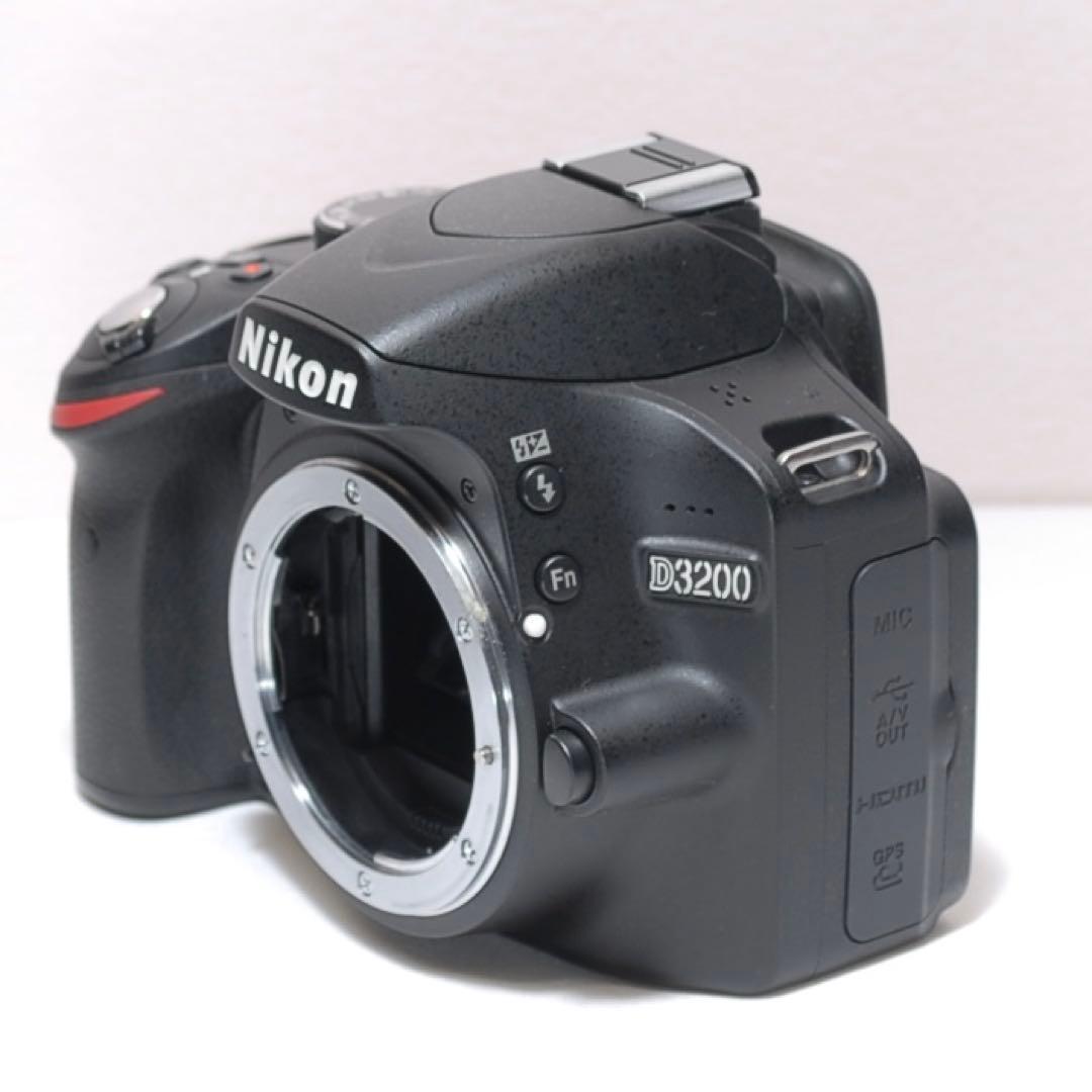 美品✨Nikon D3200✨ダブルレンズ✨高画質✨望遠レンズデビュー