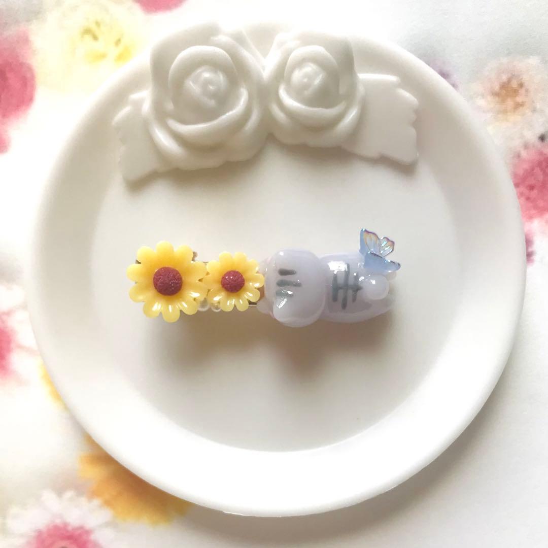 ぐでねこちゃんとひまわり　ヘアクリップ　さばとら