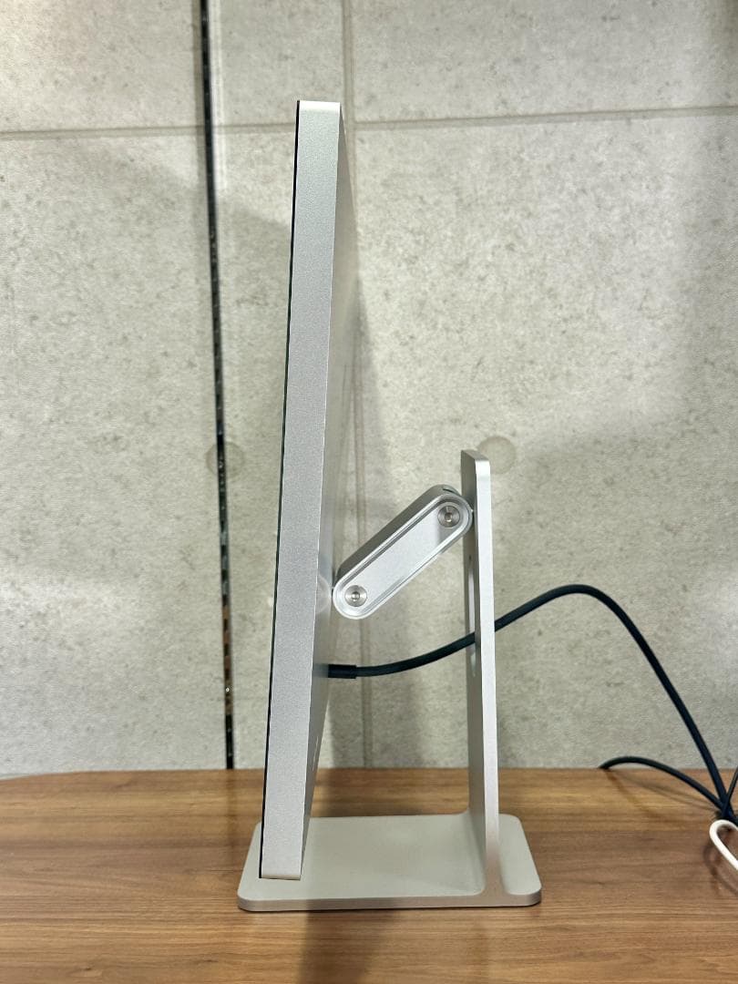Apple studio display　角度・高さ調整スタンド
