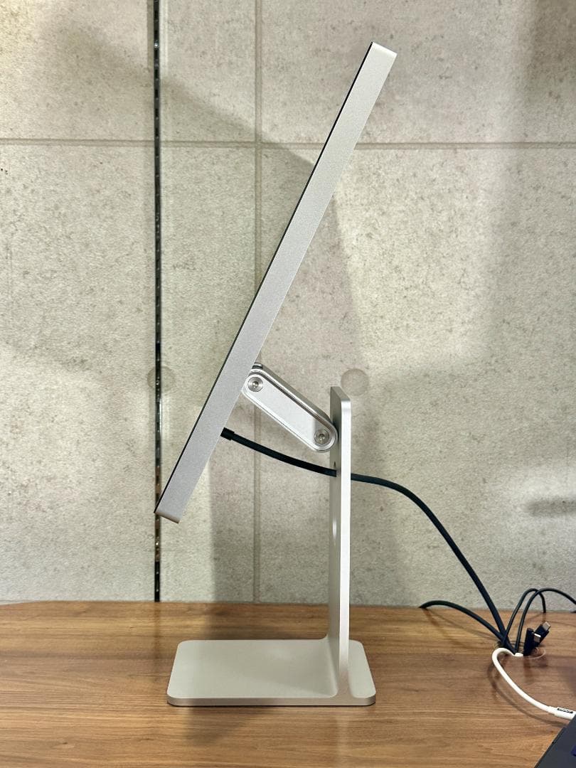 Apple studio display　角度・高さ調整スタンド