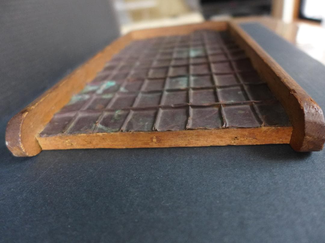珍品　時代物　江戸・天保年間　一分判金？銭枡　木製　10x8個枡　骨董