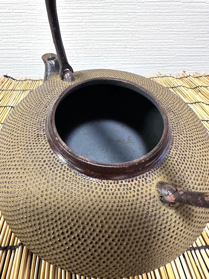 新品、木箱、栞付　敬典工房正寿堂山正　人間国宝　髙橋敬典作　独楽型　南部鉄瓶