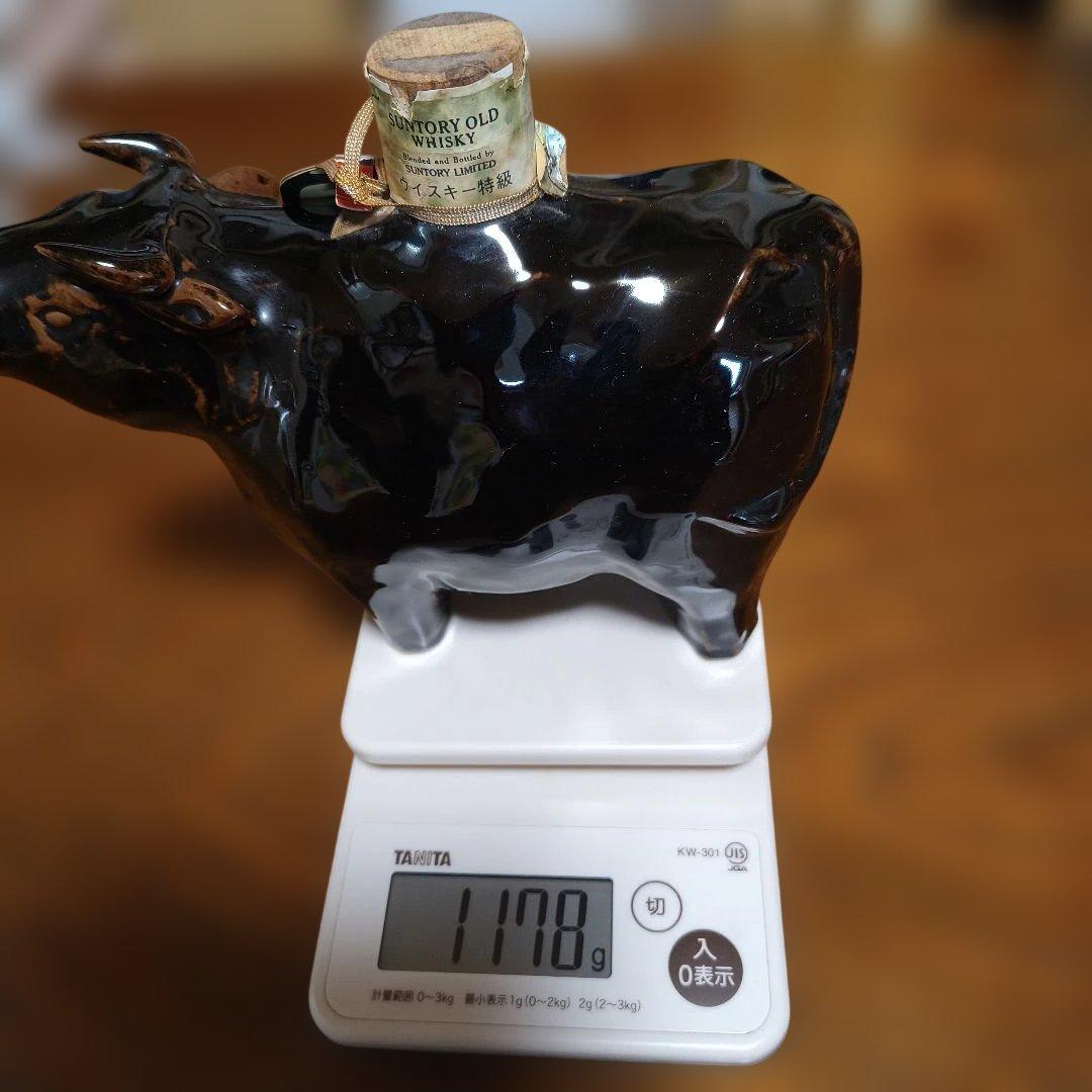 干支ボトル　丑年　昭和60年古酒Old Whisky 牛の陶器ボトル 750ml