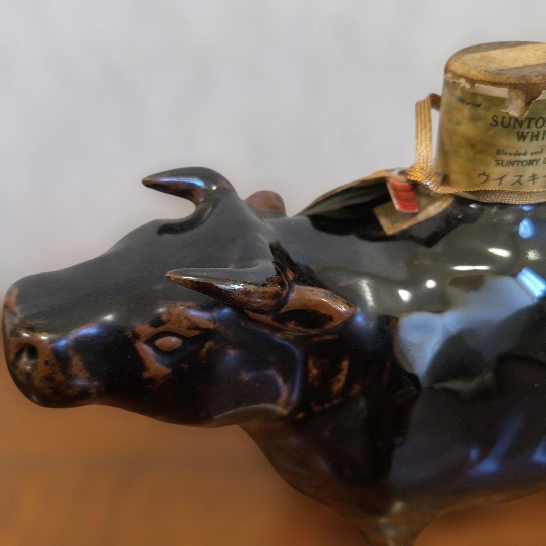 干支ボトル　丑年　昭和60年古酒Old Whisky 牛の陶器ボトル 750ml