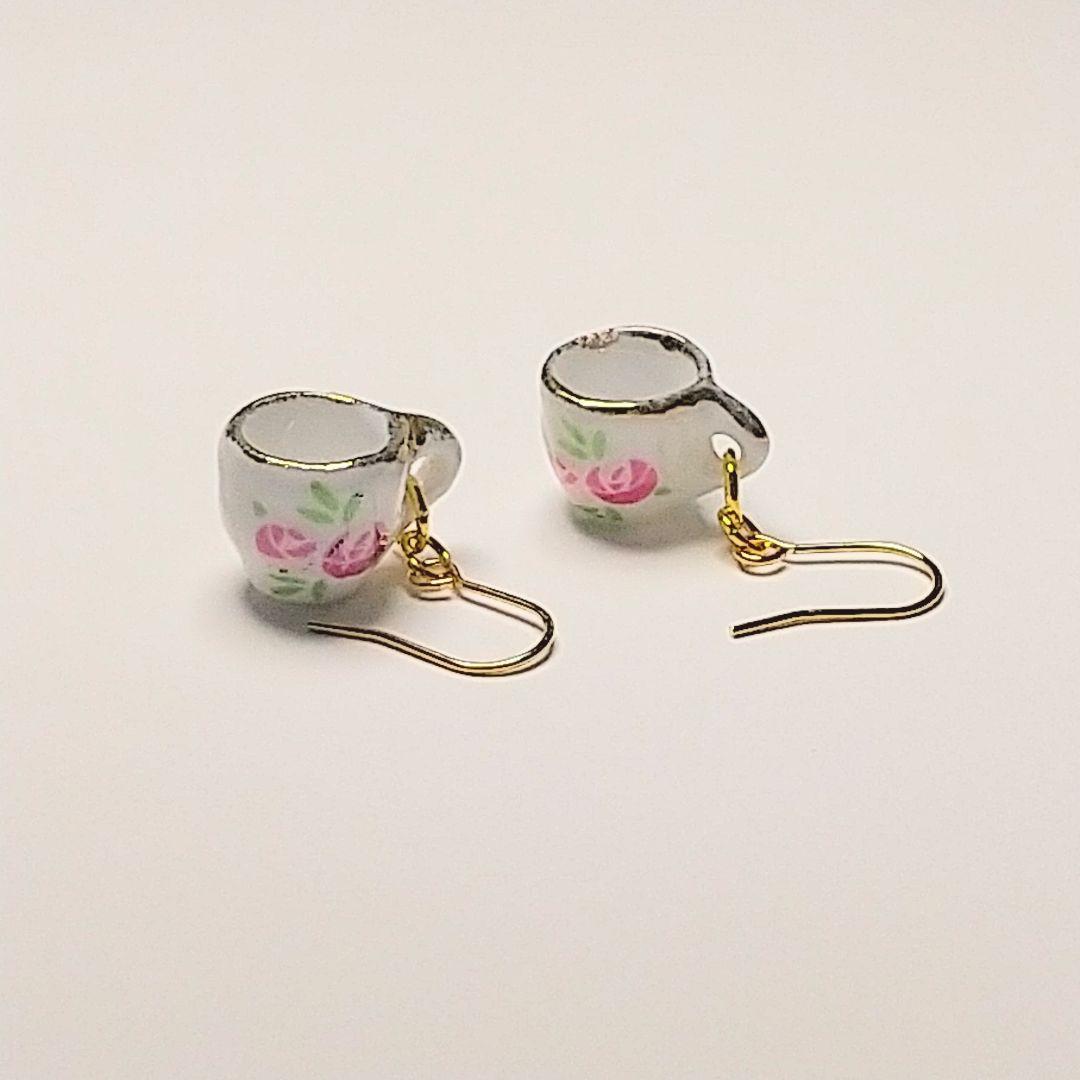 SOLD◆ハンドメイド ティーカップ ピアス 白 ホワイトピンク 花 ミニチュア