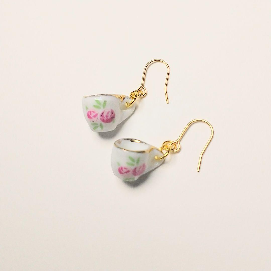 SOLD◆ハンドメイド ティーカップ ピアス 白 ホワイトピンク 花 ミニチュア