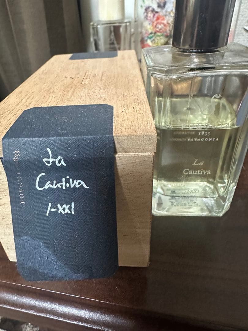 フエギア100ml La Cautiva 香水