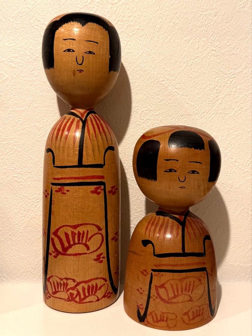 小椋久太郎 作 創作こけし 二体セット （約32cm・約20cm／署名入り）