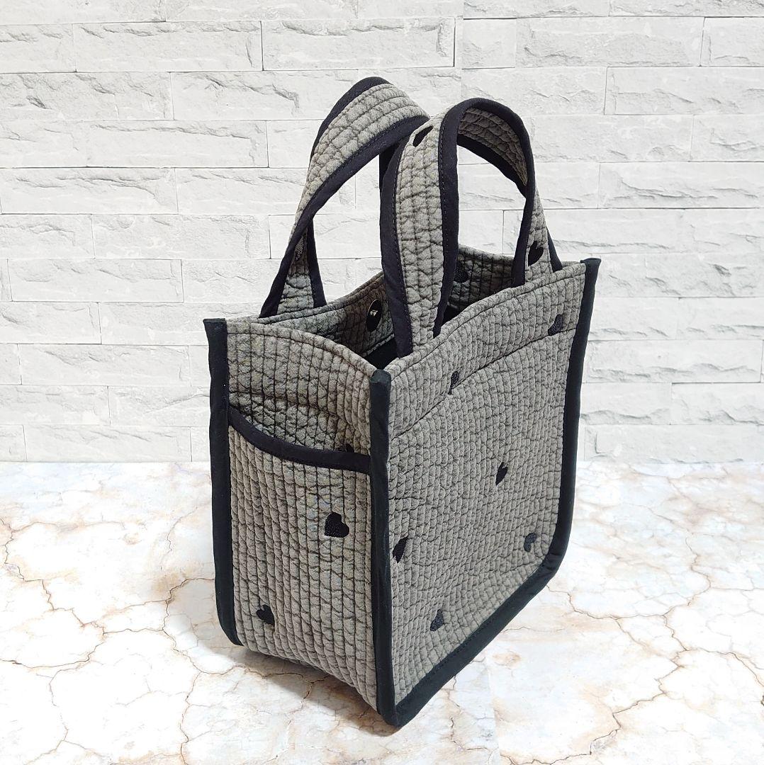 Lee　ハート刺繍のスクエアバッグ
