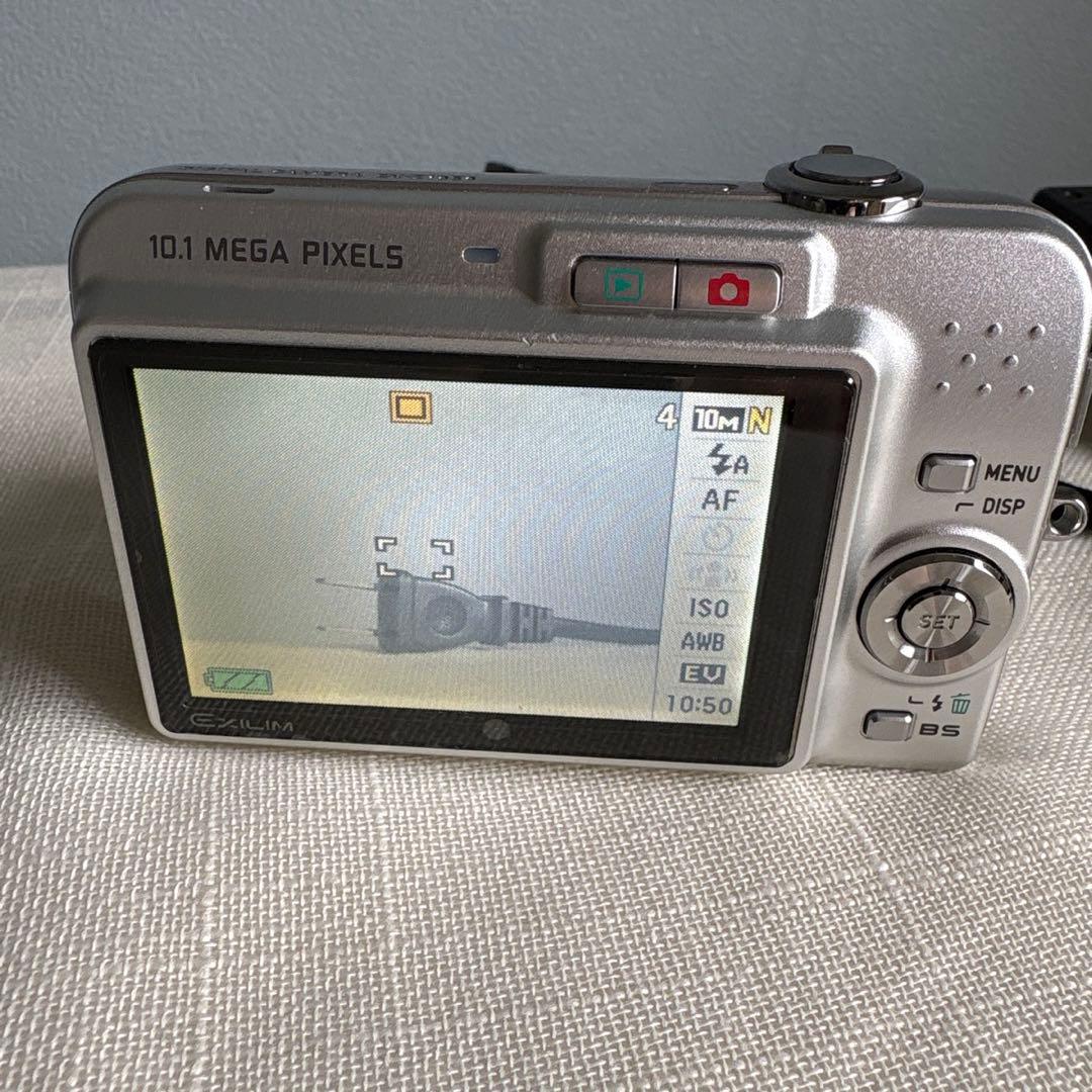 CASIO EXILIM (カシオ　エクシリム) EX-Z1050 シルバー