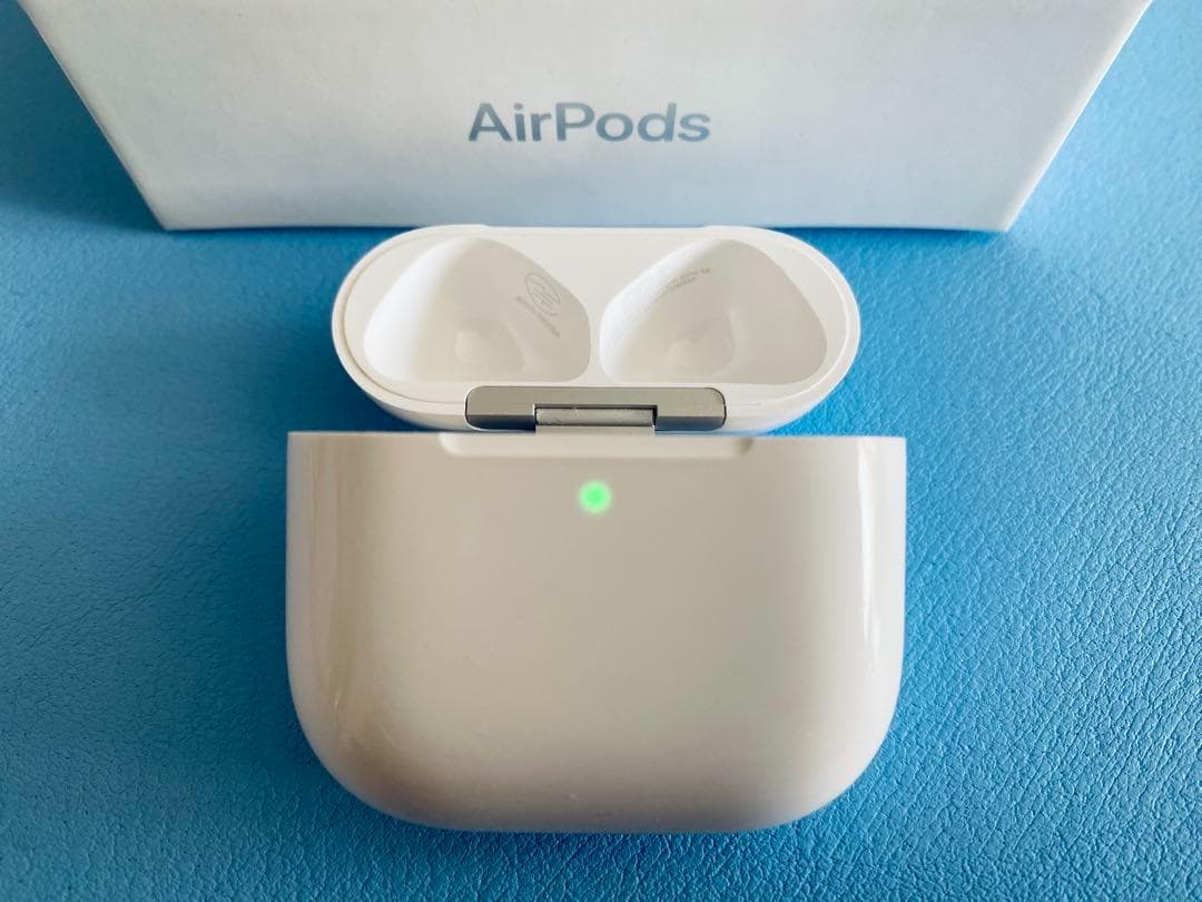 AirPods 第4世代 充電ケースのみ ノイキャン付 A3059 XGOC