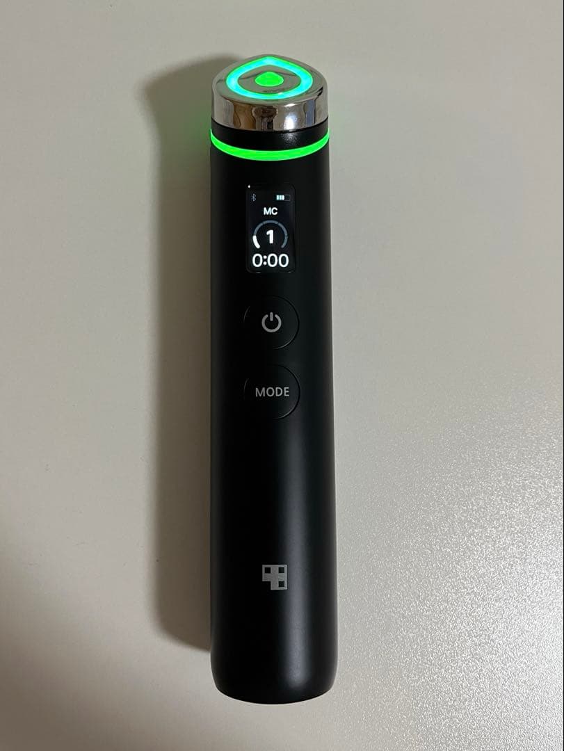 メディキューブ　BOOOSTER PRO 美顔器 ブラック　くま付き