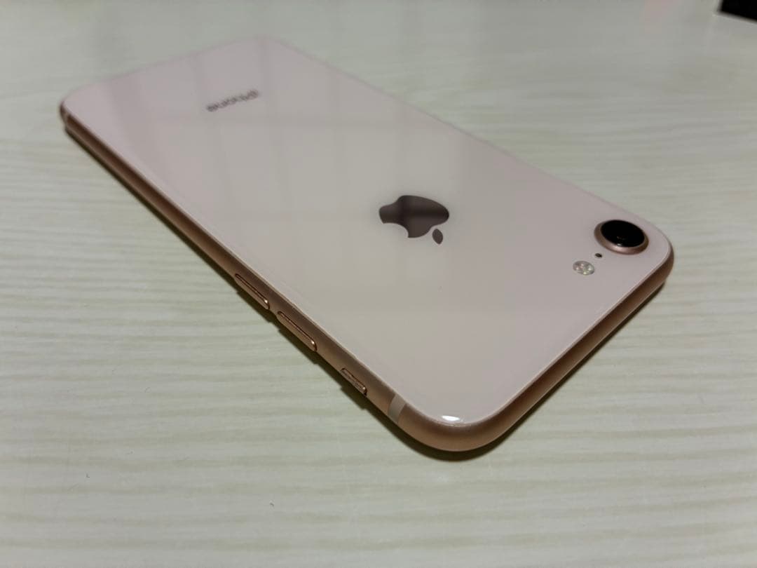 iPhone8 64GB ゴールド 100% SIMフリー 美品