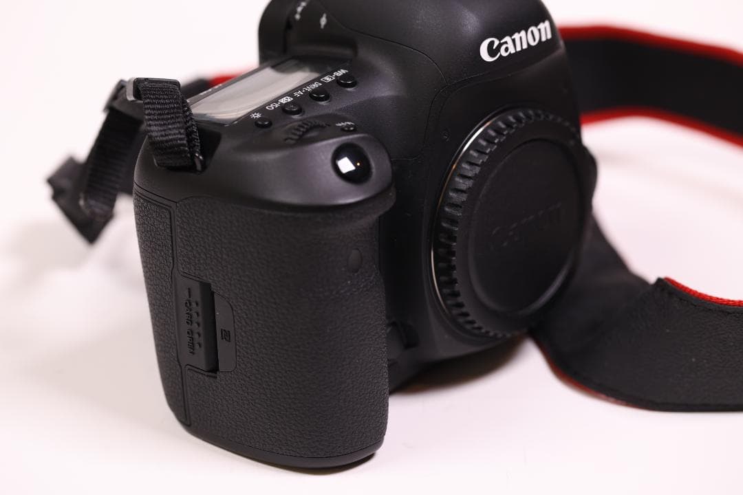 Canon EOS 5D Mark Ⅳ本体中古美品3000s未満OH 済
