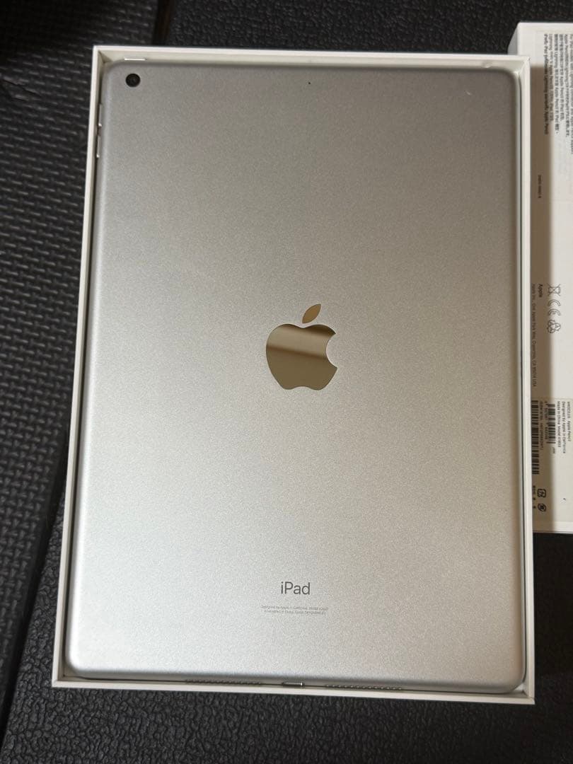 Apple iPad 第9世代 64GB シルバーApple Pencil付き