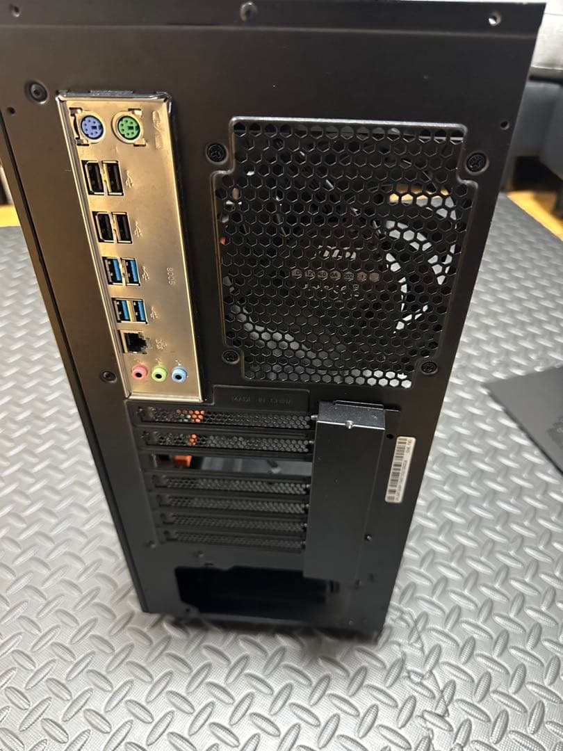 PCケース 透明サイドパネル