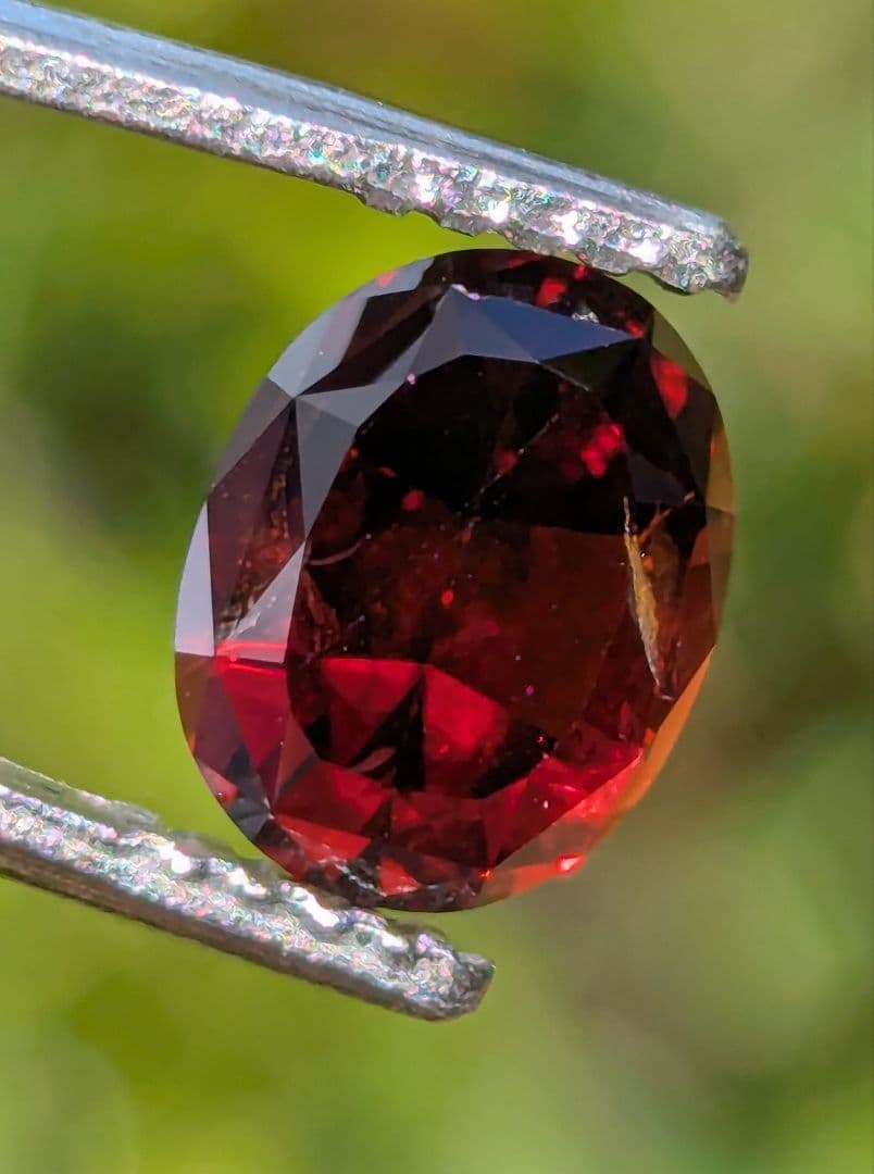 天然レッドトパーズ 2.88ct 深紅 ワインレッド オレンジゾーニングあり