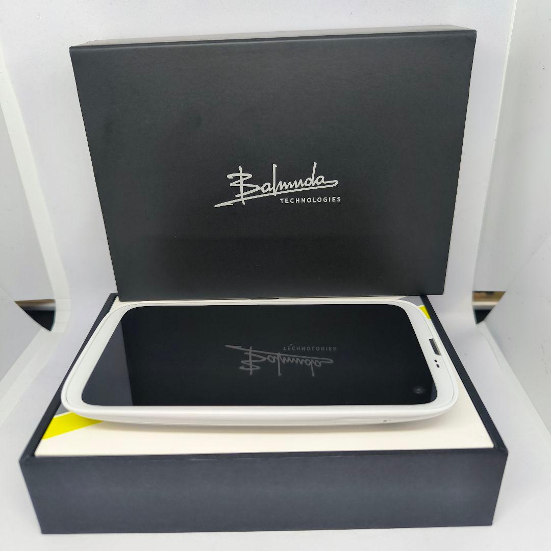 バルミューダフォン　BALMUDA PHONE　ホワイト　美品