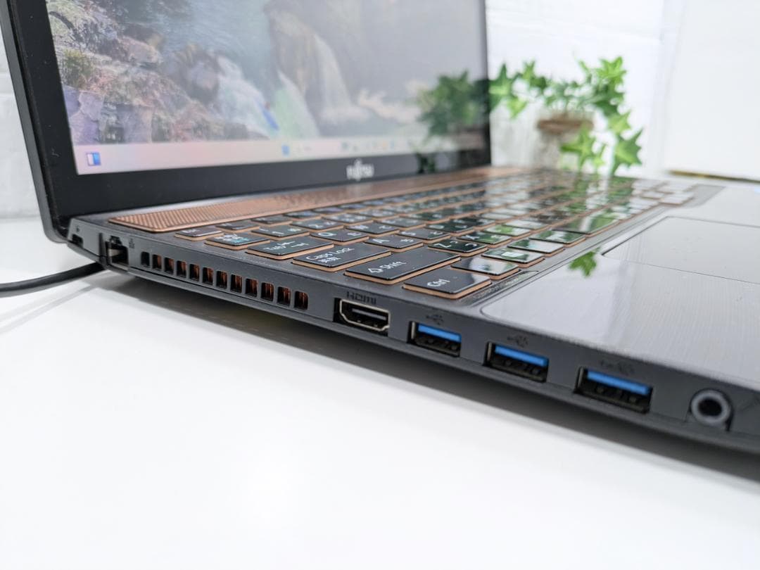 わ*こ様 i7搭載！　Windows11ノートパソコン✨オフィス付き✨富士通　爆