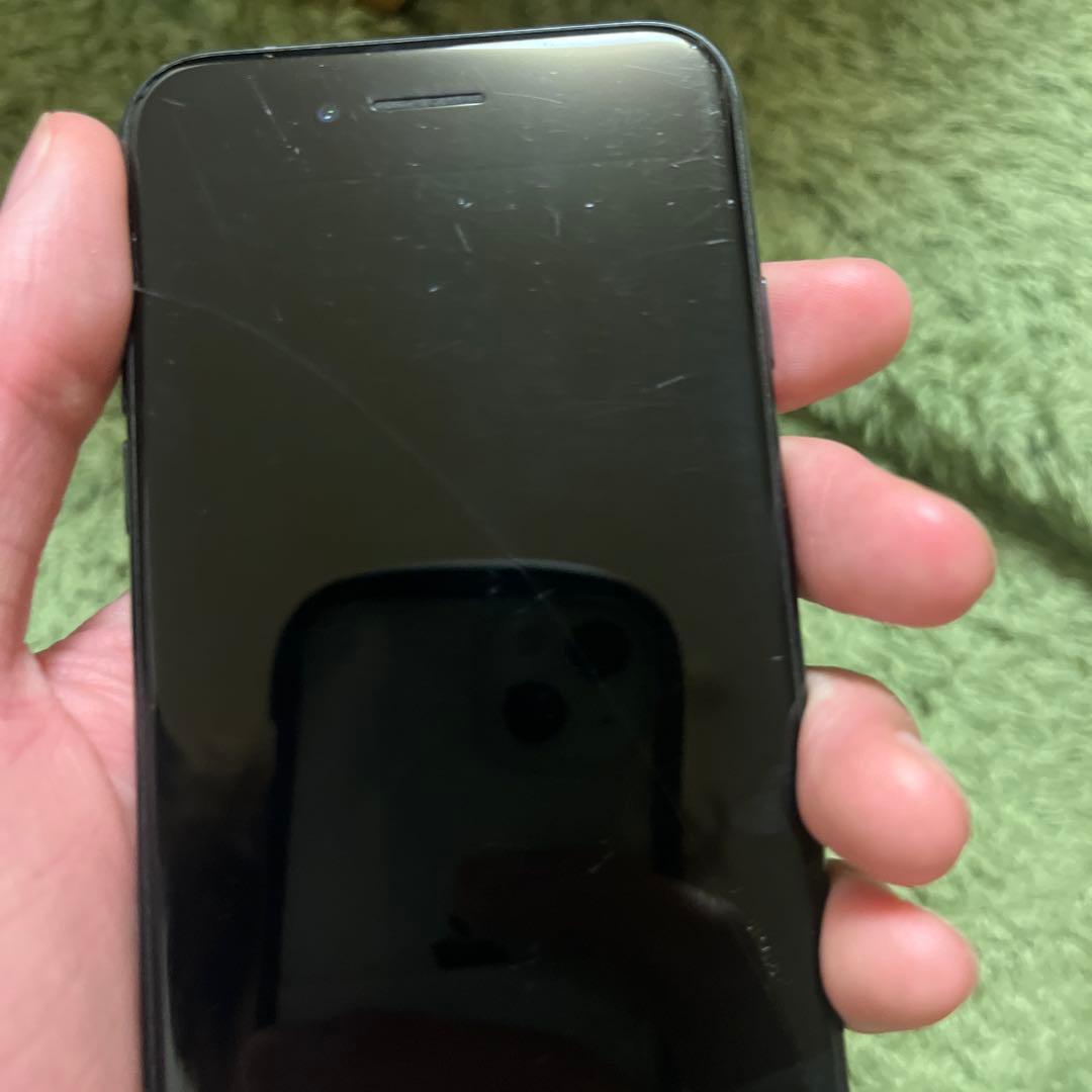 Apple iPhone SEブラック 本体