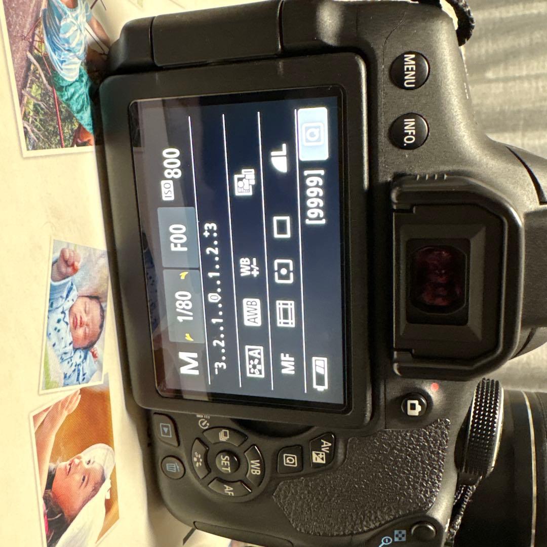 Canon EOS Kiss X8i ダブルズームキット 一眼レフ