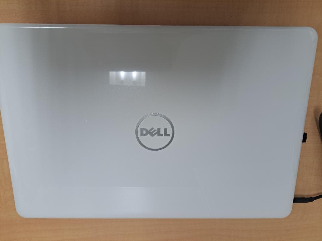 【送料無料、美品】DELL ノートPC Inspiron15 5000 ホワイト