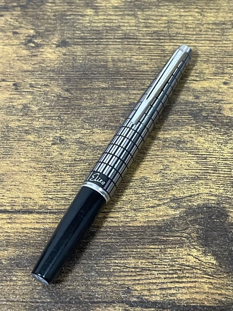 筆記確認済み　1975年　蝕刻　エリート　18k 字幅F パイロット　万年筆