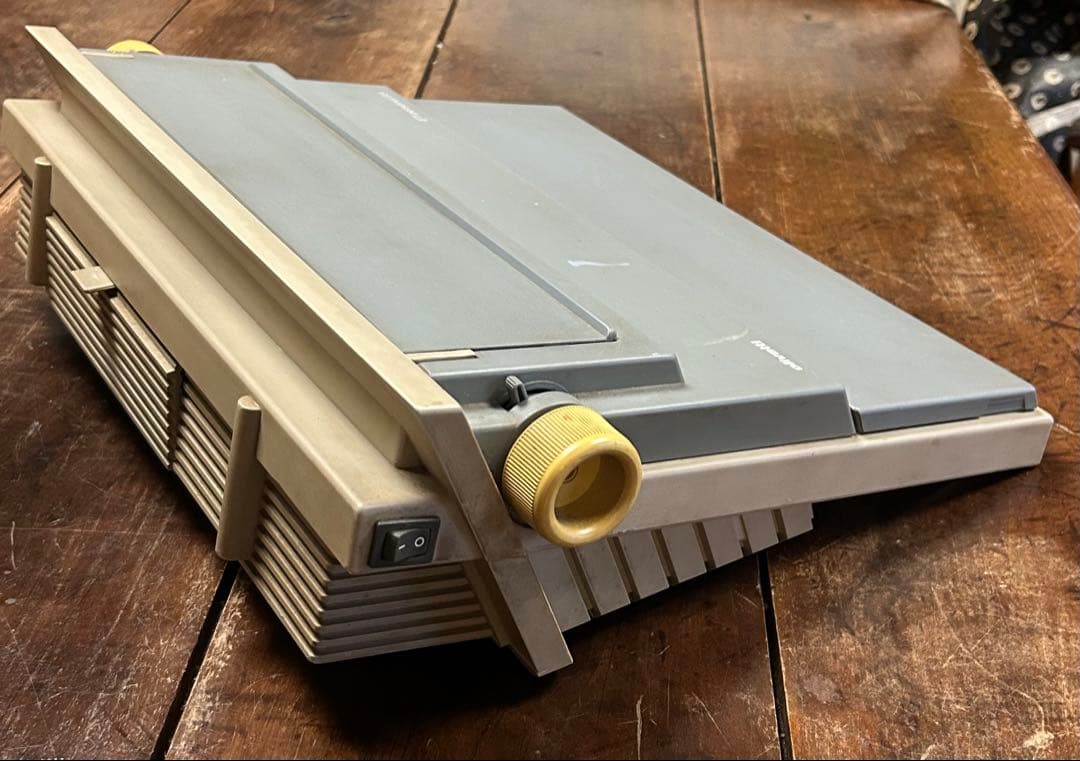 Olivetti ET Personal 55 ヴィンテージタイプライター