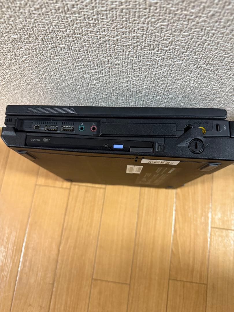 液晶漏れIBM THINKPAD LENOVO X61
