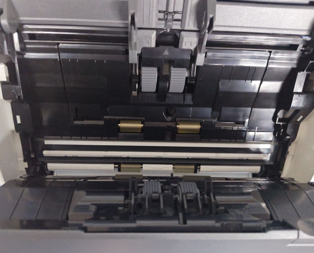 たまった書類を一気にスキャン 富士通 ScanSnap iX1500