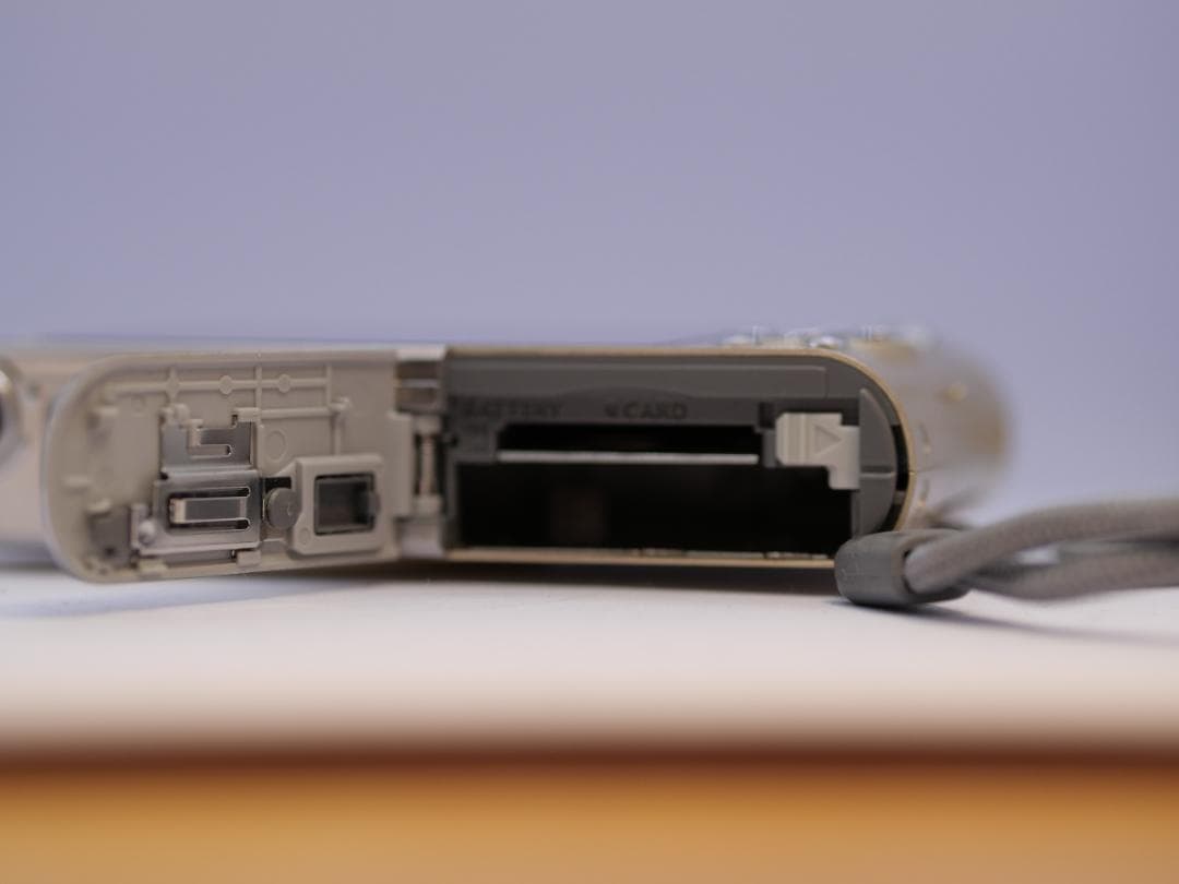 LUMIX DMC-FX66 ゴールド 14メガピクセル