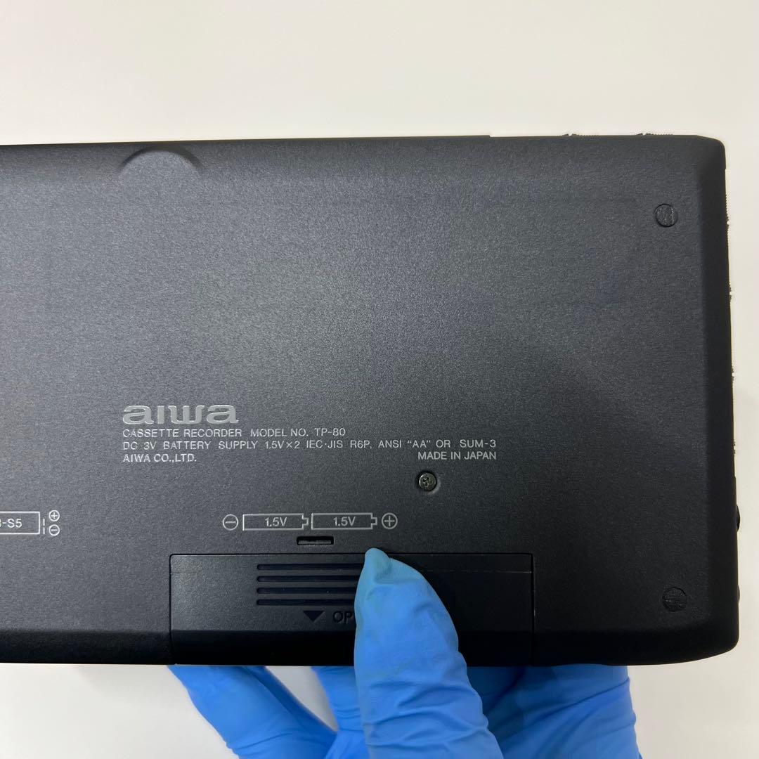 ② aiwa TP-80 VZRS カセットレコーダー 通電 ケース付 ジャンク