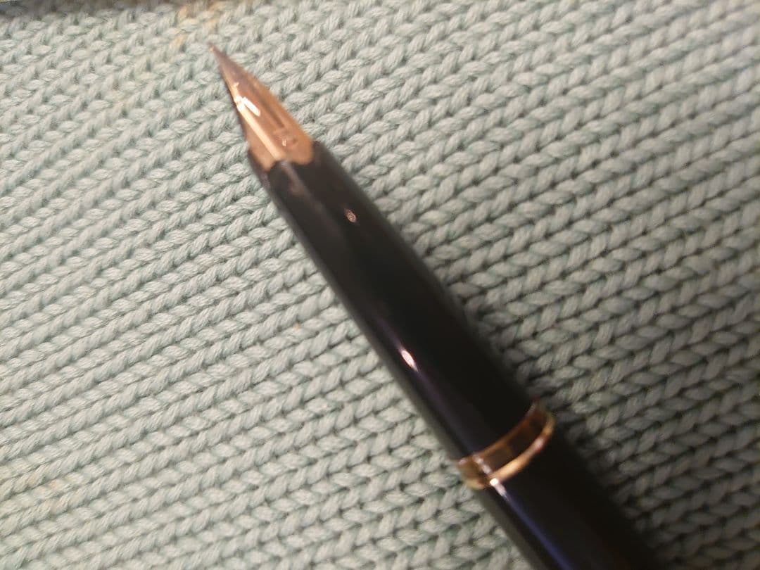 Montblanc 万年筆 黒 ゴールド装飾 モンブラン ロゴ
