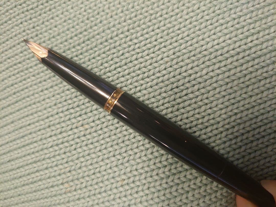 Montblanc 万年筆 黒 ゴールド装飾 モンブラン ロゴ