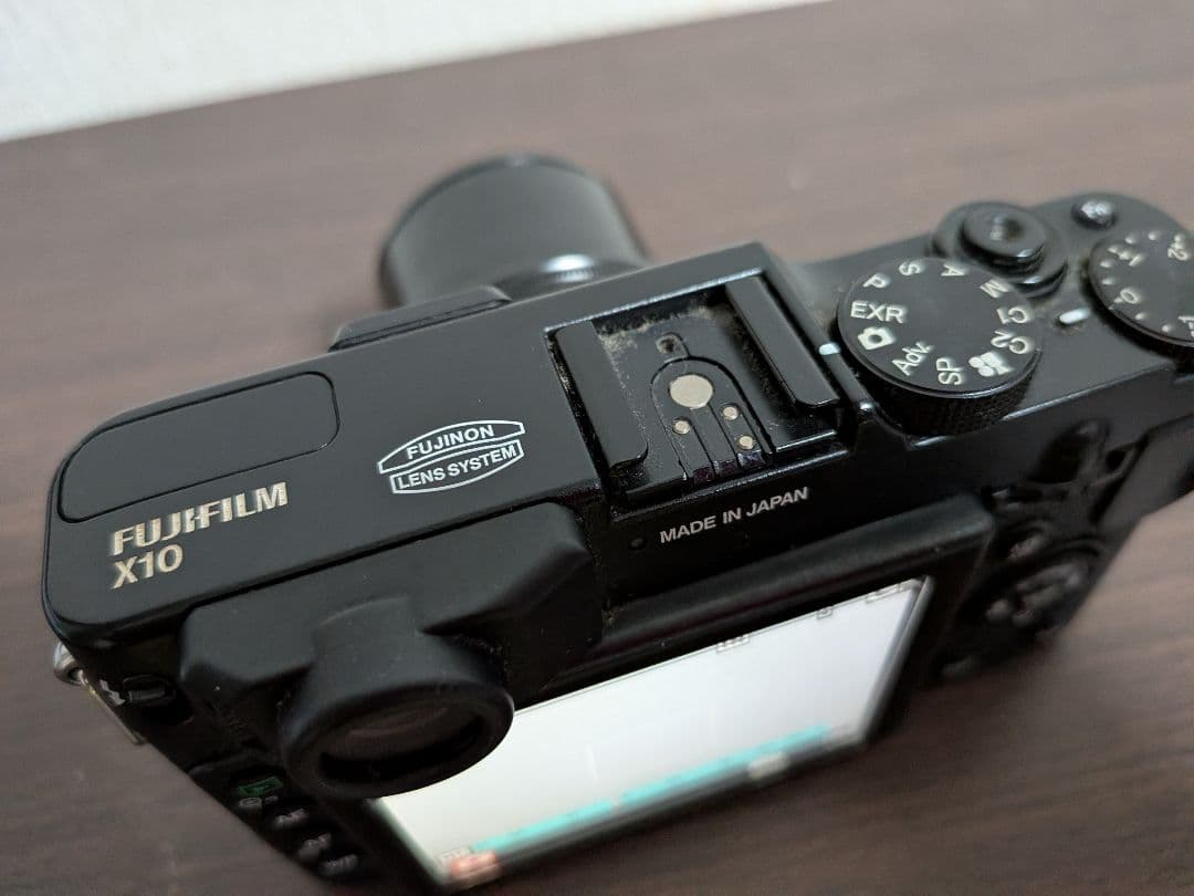 FUJIFILM X10 デジタルカメラ 本体+バッテリー×2+充電器