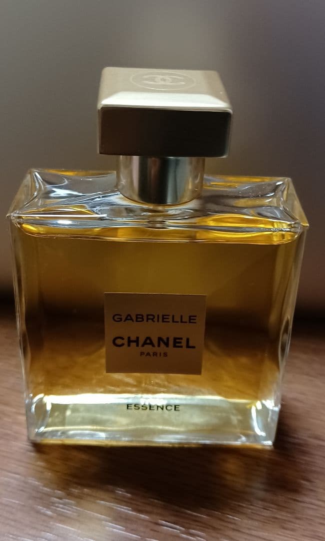 シャネル N°19 プードレ オードゥ パルファム (ヴァポリザター) 50ml